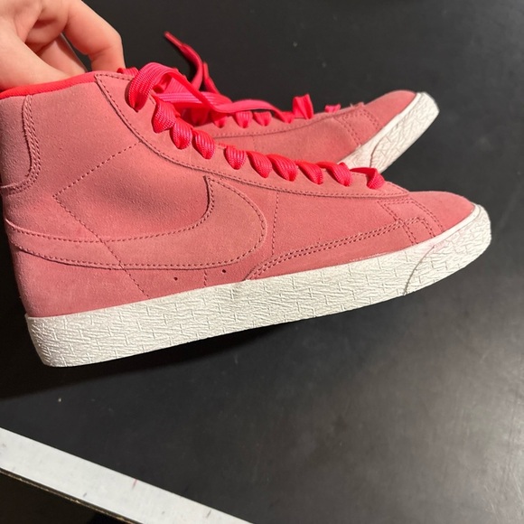 Nike Kids Sneakers in Pink and White - Picture 5 of 5